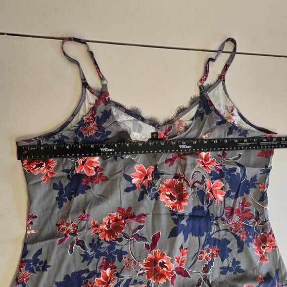 Torrid Camisole Women's 1X Gray Floral Sleeveless Lace Trim Buttons V-Neck NWT - Picture 10 of 16